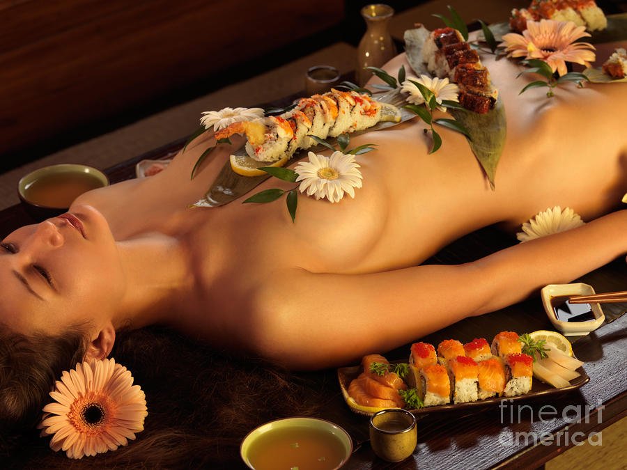 nyotaimori-body-sushi-oleksiy-maksymenko.jpg