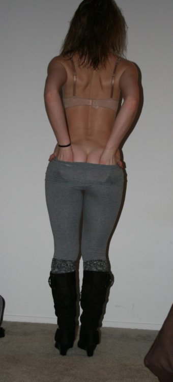 sexy-yoga-pants-15.jpg?w=500&h=1103