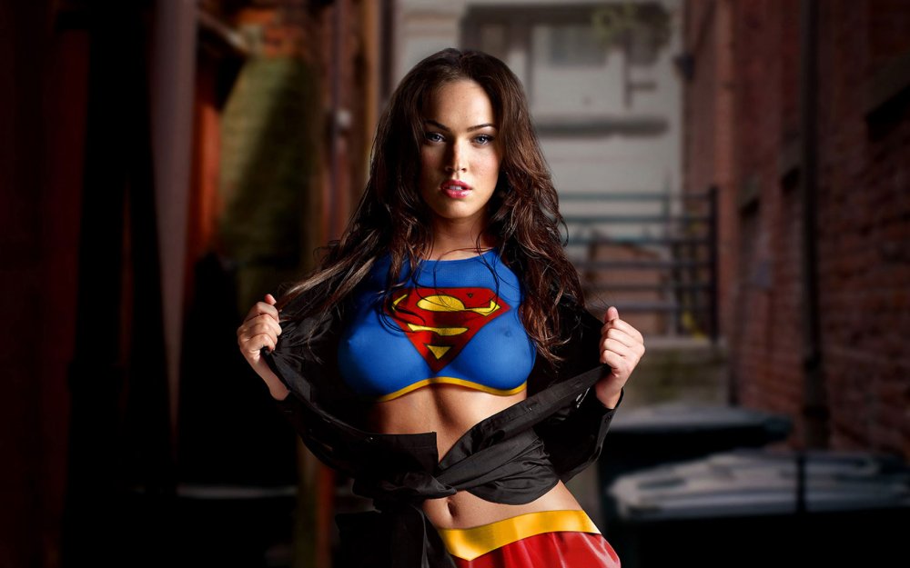 Brunette-supergirl.jpg