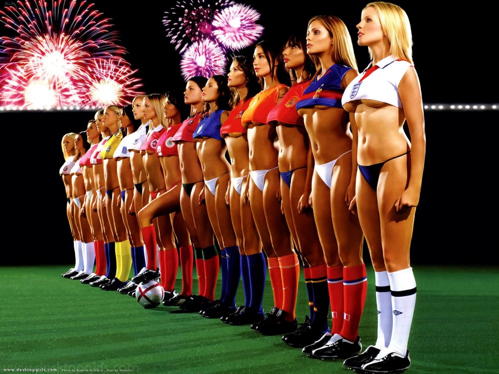 World_Cup_Football_Girls_623200653711PM786.jpg